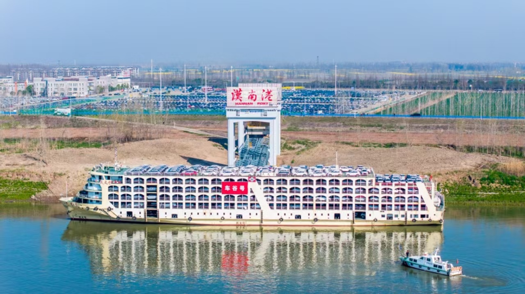 The Auto Valley RO-RO vessel at Hannan Port.