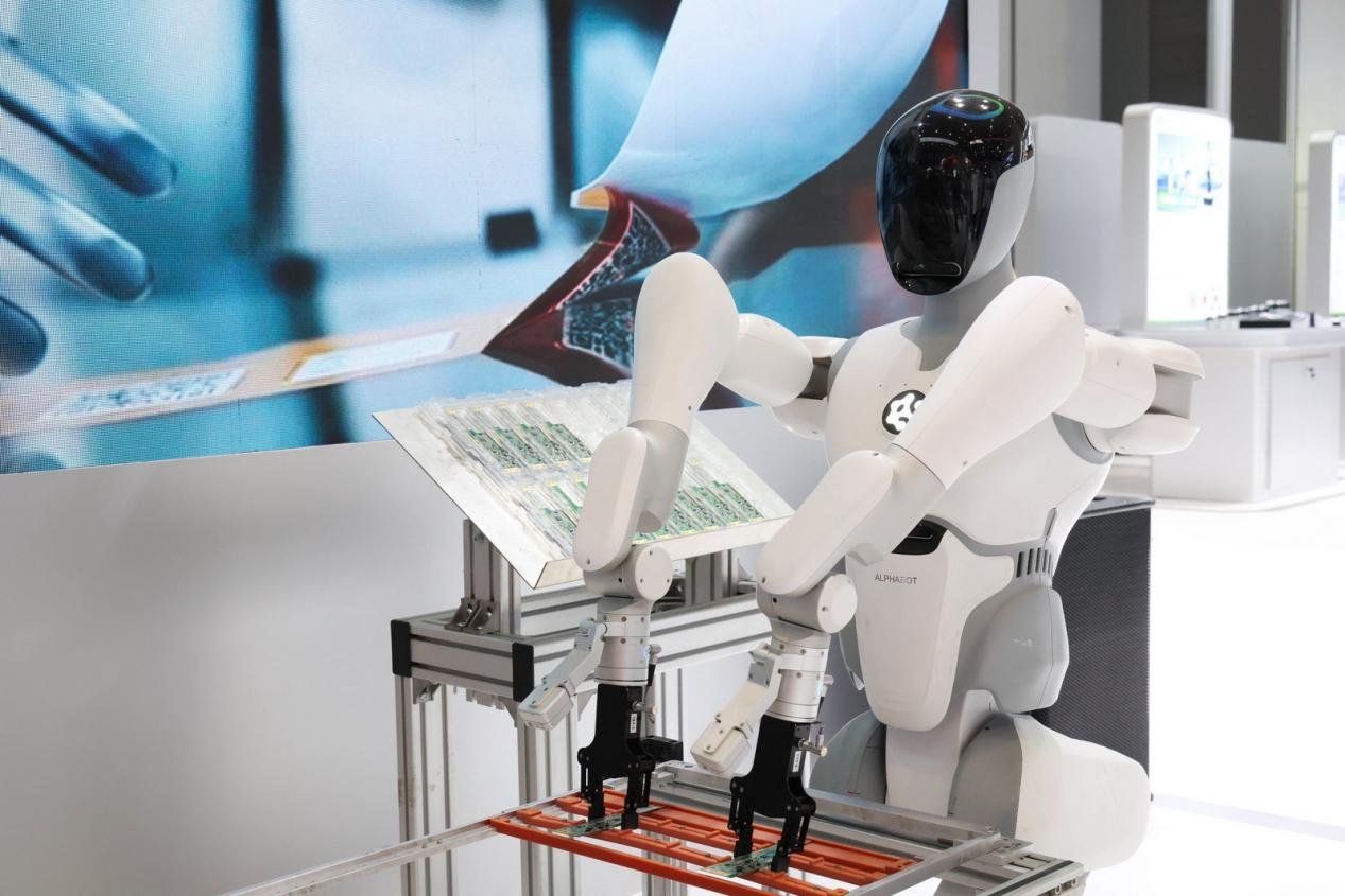 AlphaBot 2 interacting with visitors