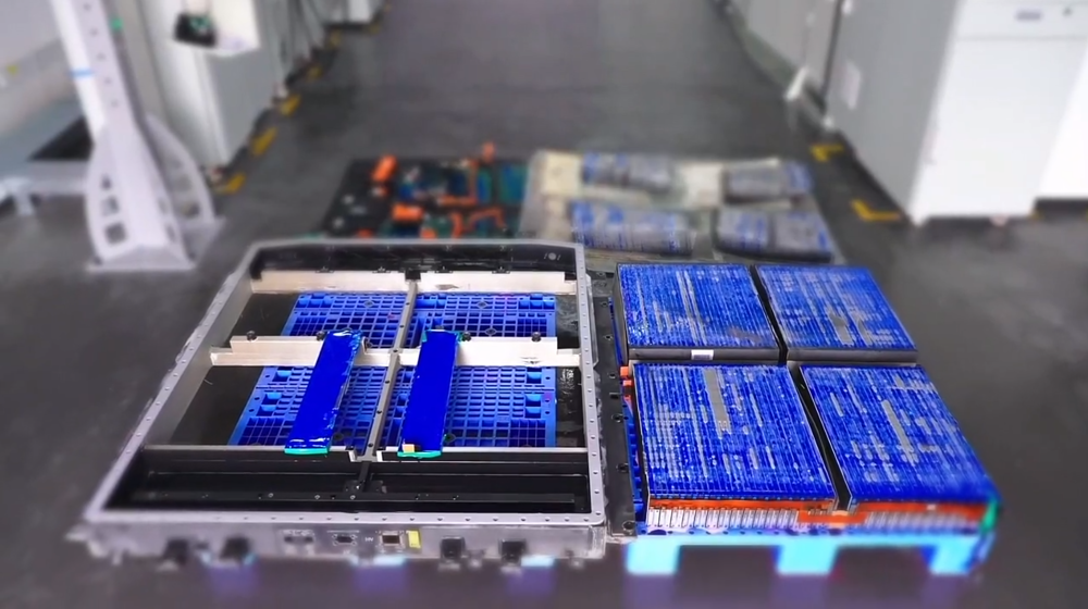 Battery pack cutaway showing sealing