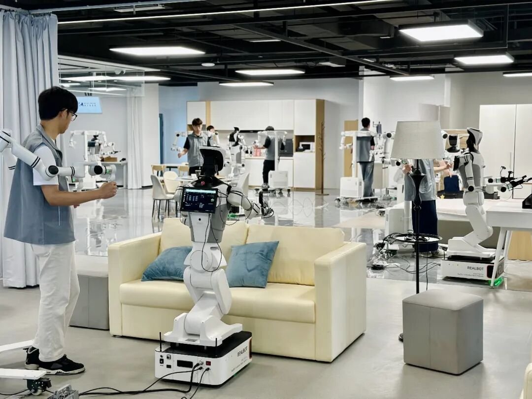 Realman joint module and lightweight robotic arm on display