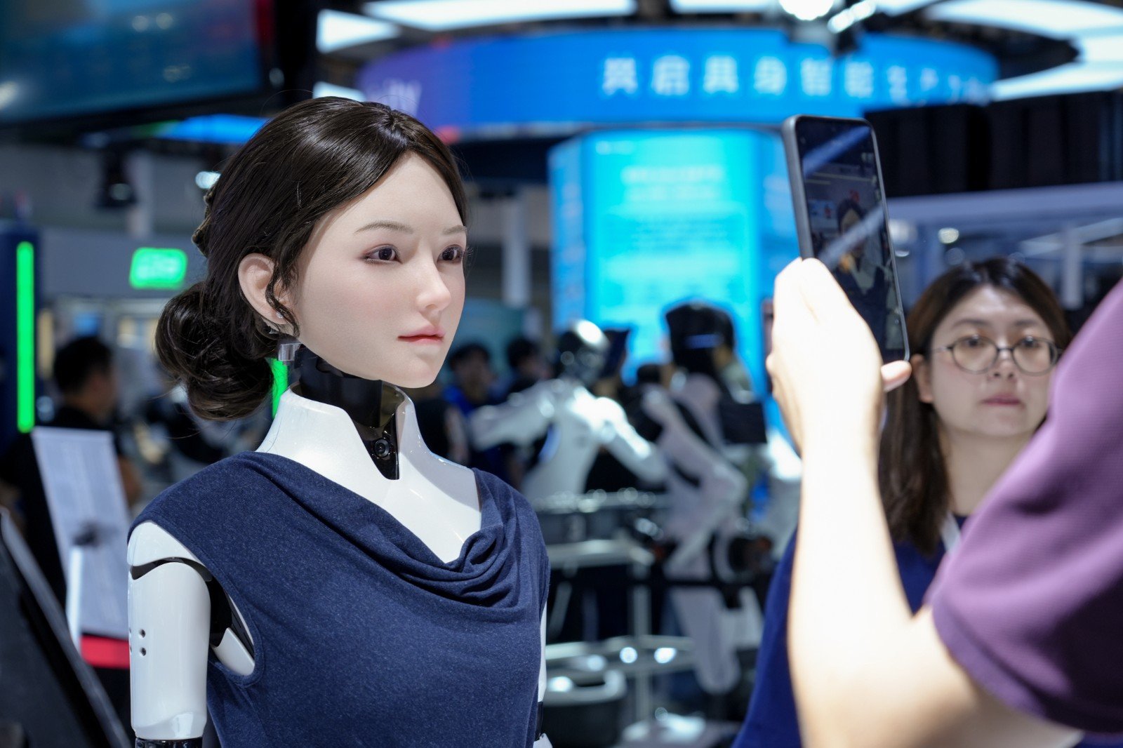 RoboEase scenario orchestration