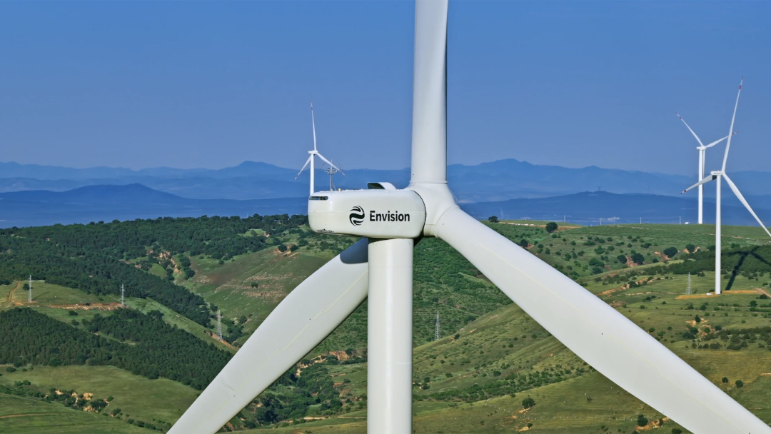 Envision wind turbines supplying an AI power system in the Chinese desert