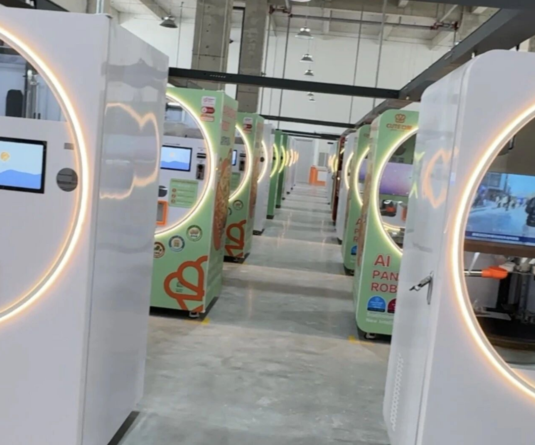 Dahu Zhiyuan noodle robot preparing heritage noodles