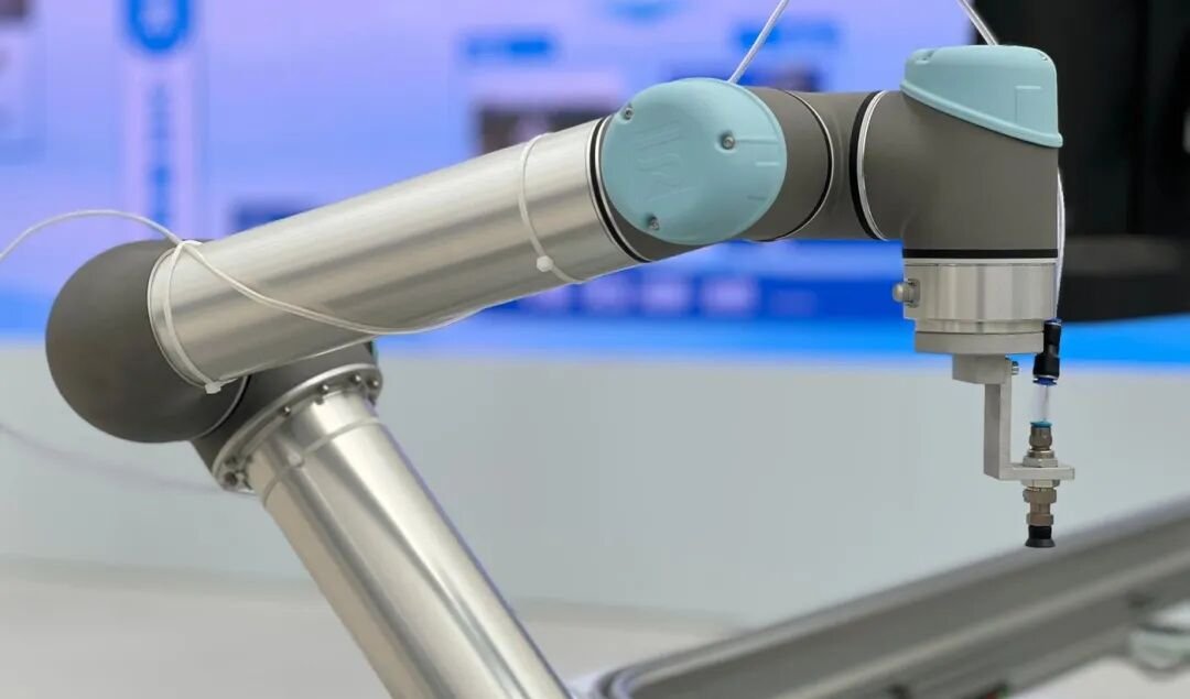 Industrial robot arm and mobile base mature supply chain cost
