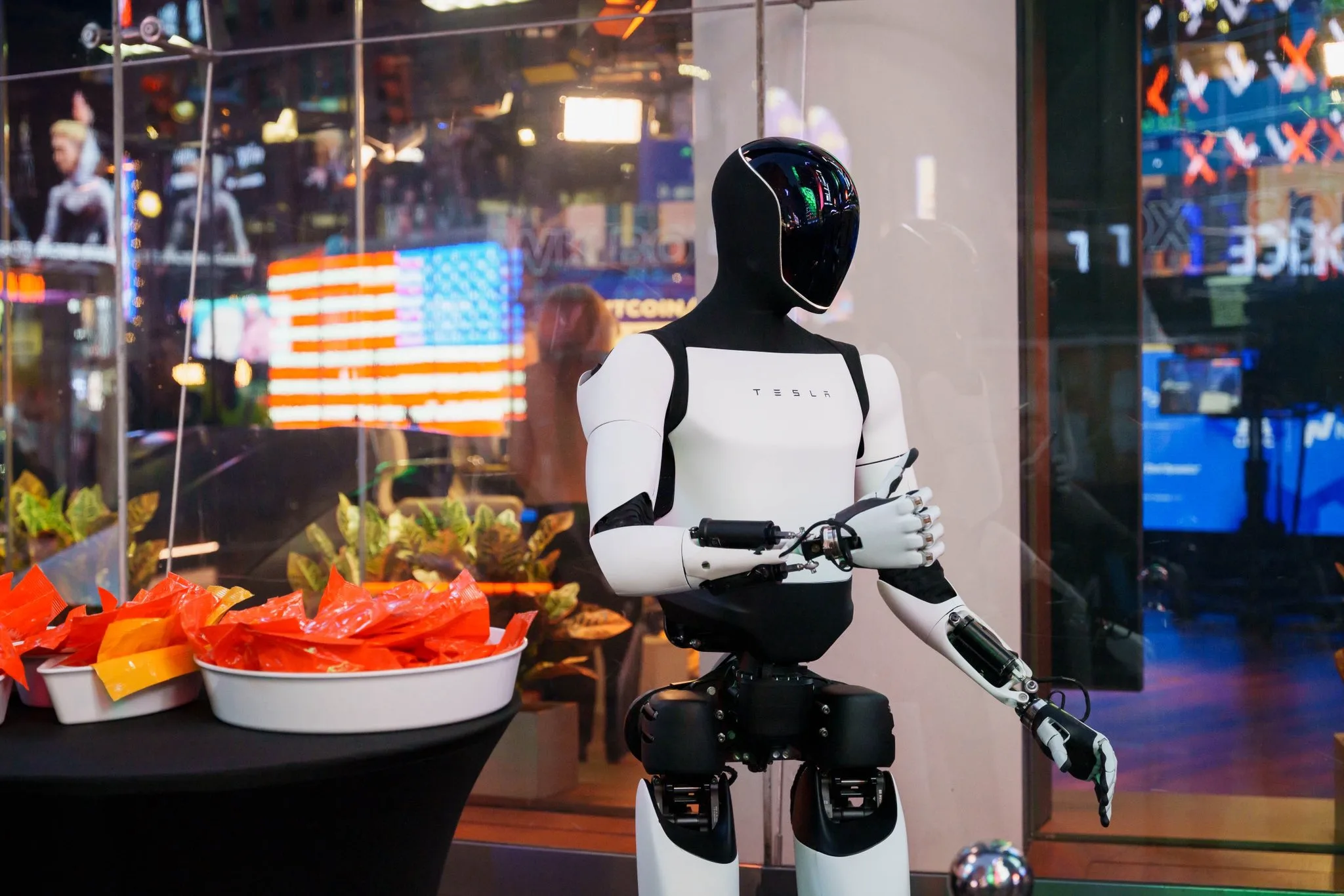 Humanoid robot joint and actuator close-up