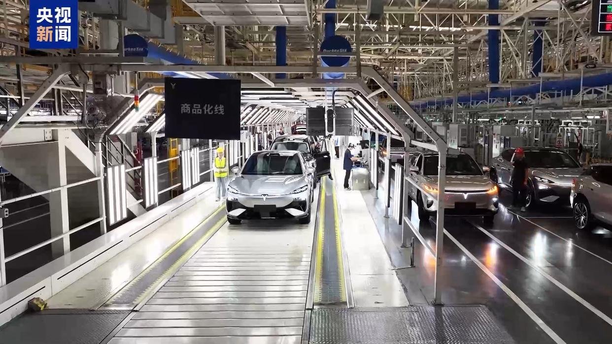 Hubei auto industry heritage and modern smart factory