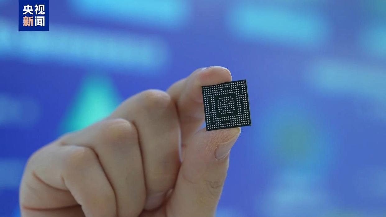 DF30 automotive-grade microcontroller